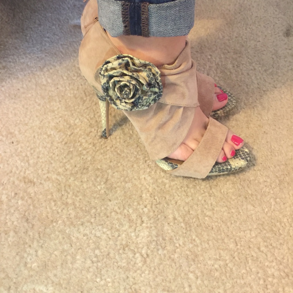 Tan suede snake skin like heels